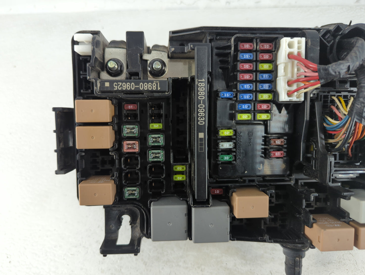 2018 Hyundai Elantra Fusebox Fuse Box Panel Relay Module P/N:91203 F2515 Fits OEM Used Auto Parts - Oemusedautoparts1.com
