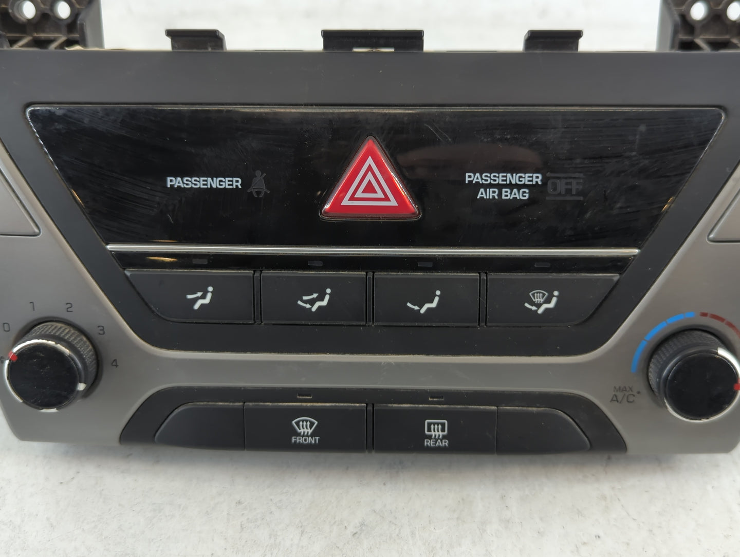 2017-2018 Hyundai Elantra Climate Control Module Temperature AC/Heater Replacement Fits Fits 2017 2018 OEM Used Auto Parts -
