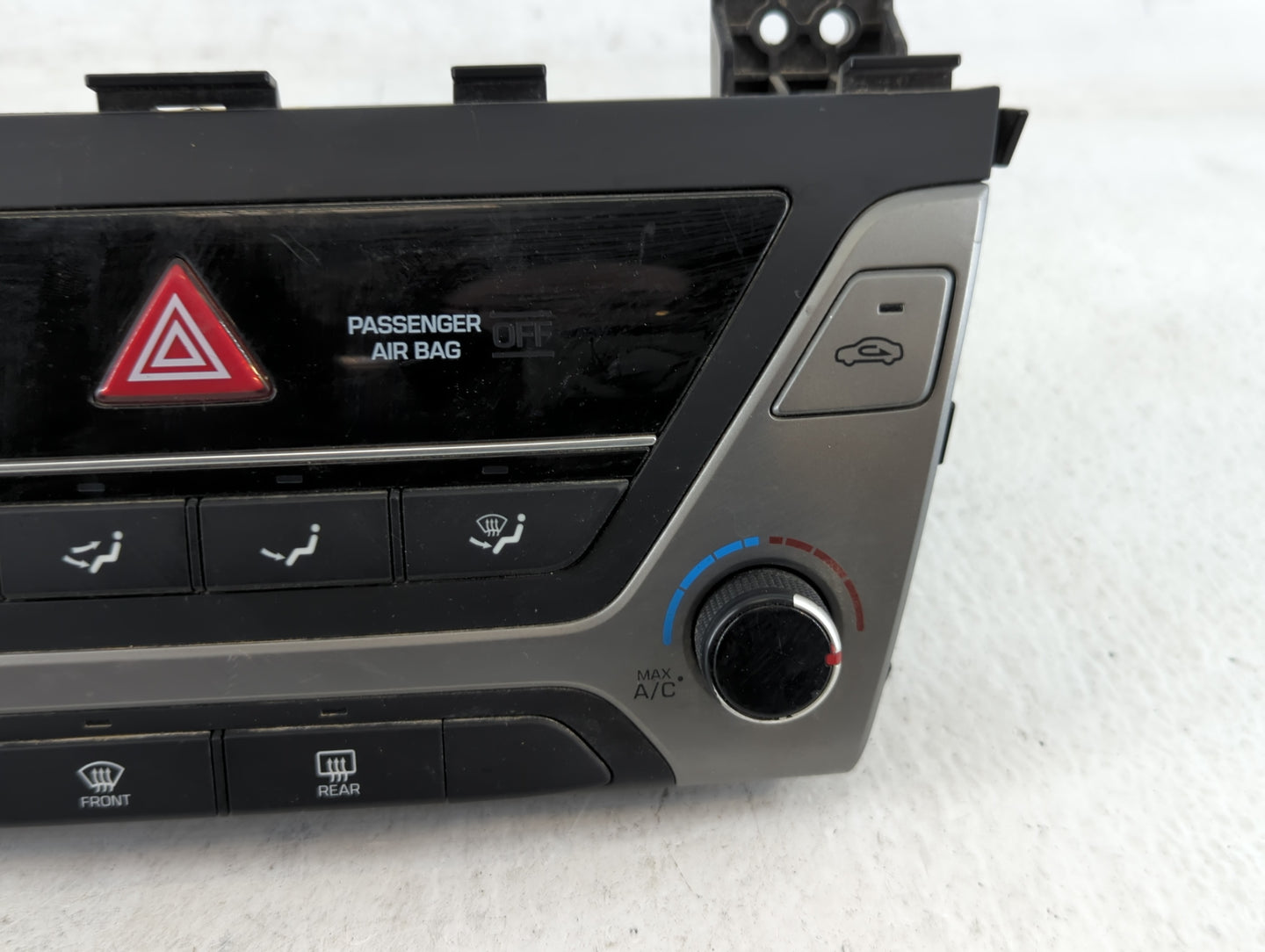 2017-2018 Hyundai Elantra Climate Control Module Temperature AC/Heater Replacement Fits Fits 2017 2018 OEM Used Auto Parts -