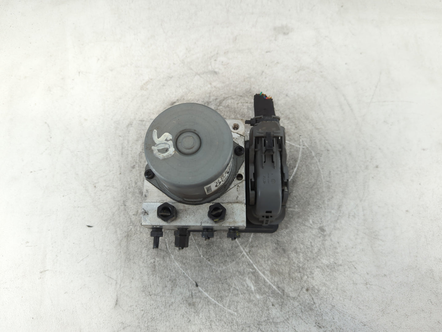 2017-2019 Hyundai Elantra ABS Pump Control Module Replacement P/N:58900-F2500 Fits Fits 2017 2018 2019 OEM Used Auto Parts -