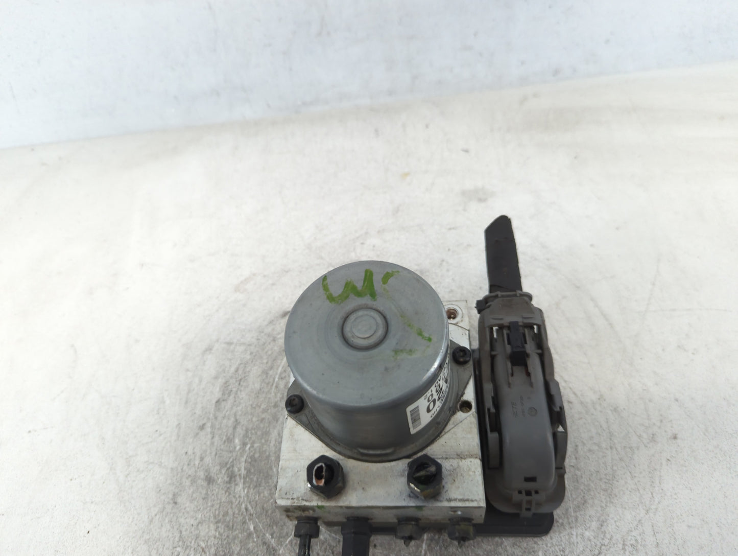 2017-2019 Hyundai Elantra ABS Pump Control Module Replacement P/N:58900-F2500 Fits Fits 2017 2018 2019 OEM Used Auto Parts -