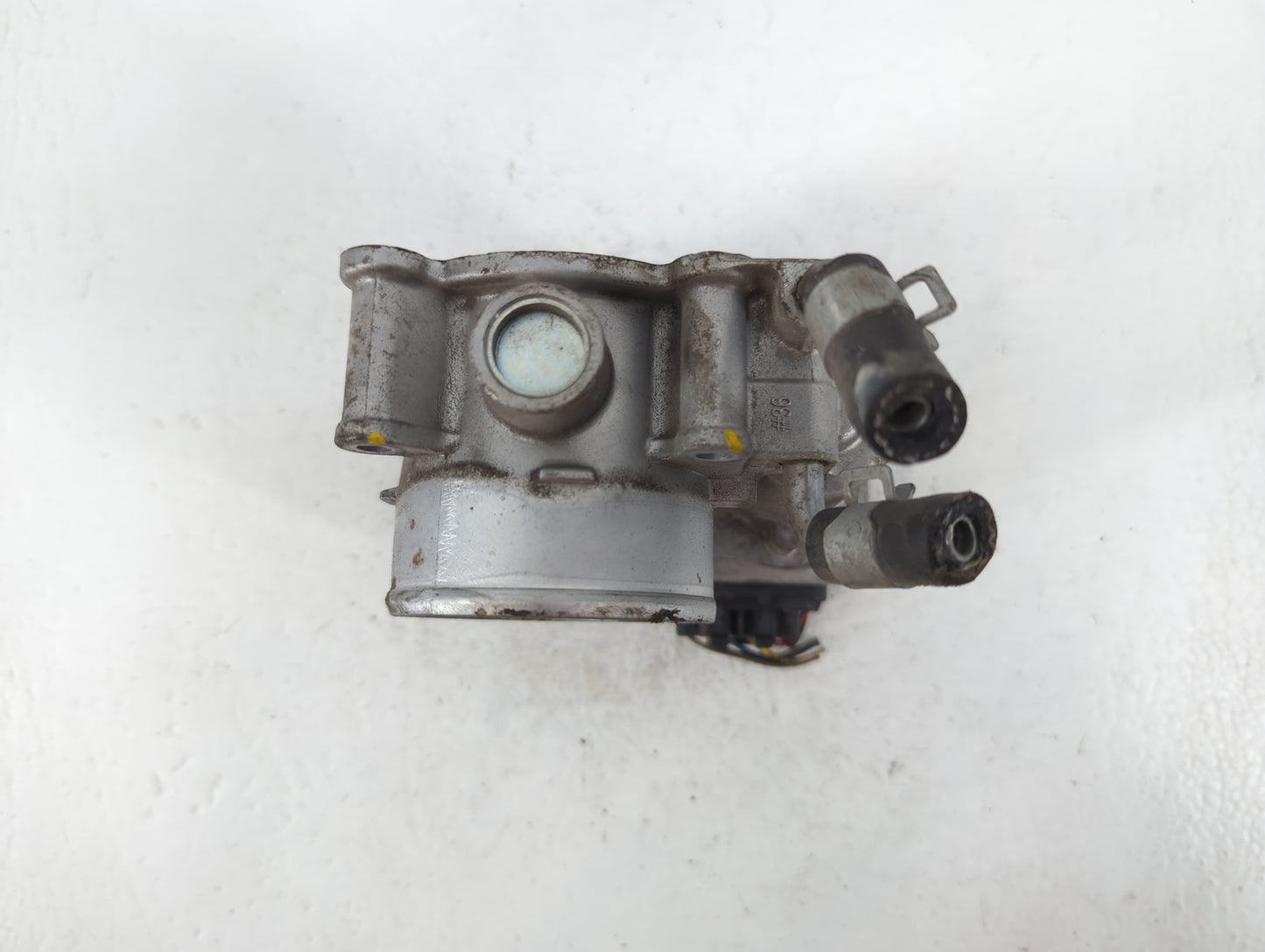 2011-2020 Hyundai Elantra Throttle Body P/N:5323 04U07 35100-2E000 Fits OEM Used Auto Parts - Oemusedautoparts1.com