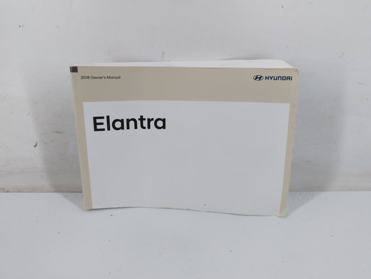 2018 Hyundai Elantra Owners Manual Book Guide P/N:IF2O-EC83G OEM Used Auto Parts - Oemusedautoparts1.com