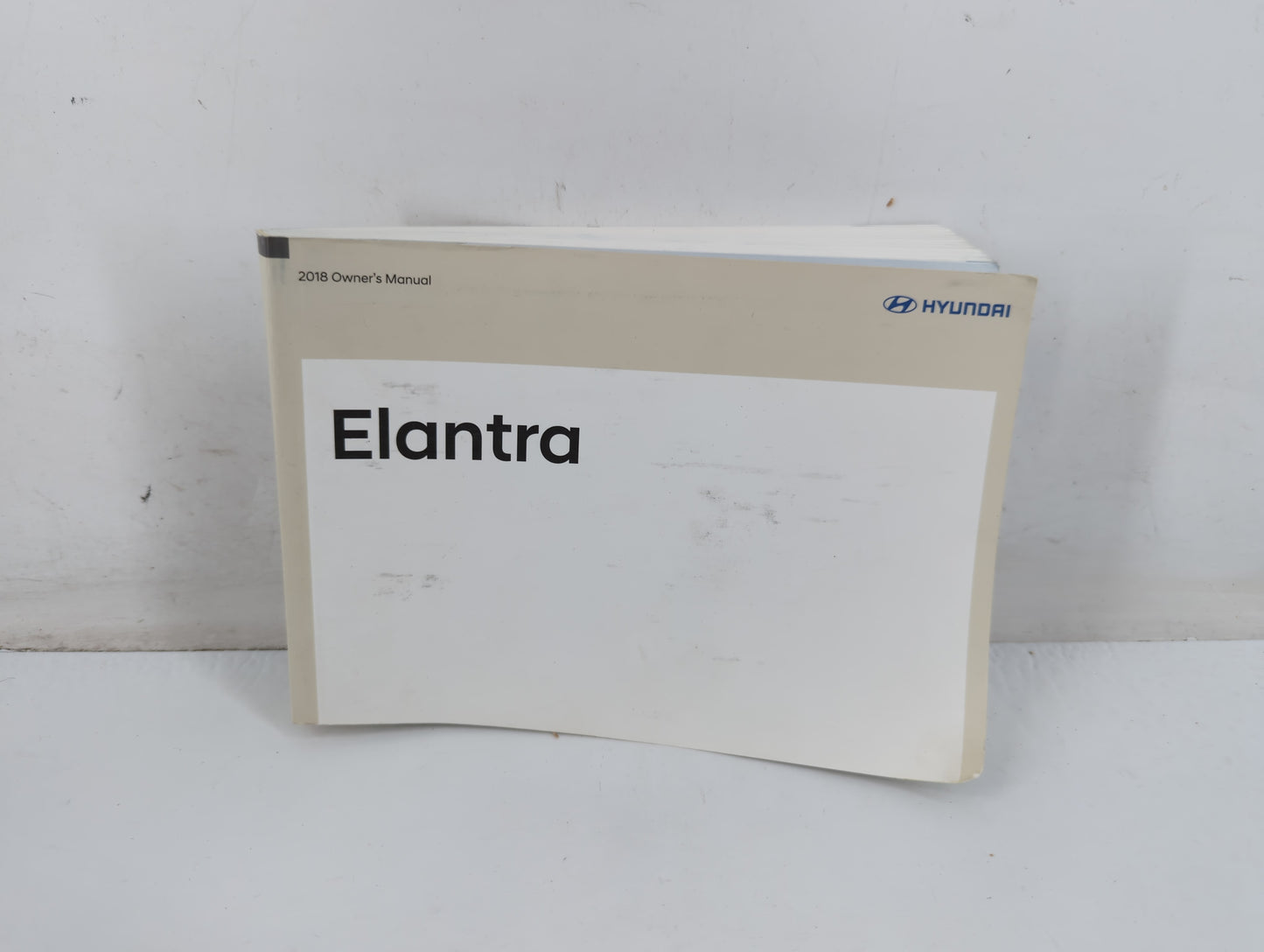 2018 Hyundai Elantra Owners Manual Book Guide P/N:IF2O-EC81F OEM Used Auto Parts - Oemusedautoparts1.com