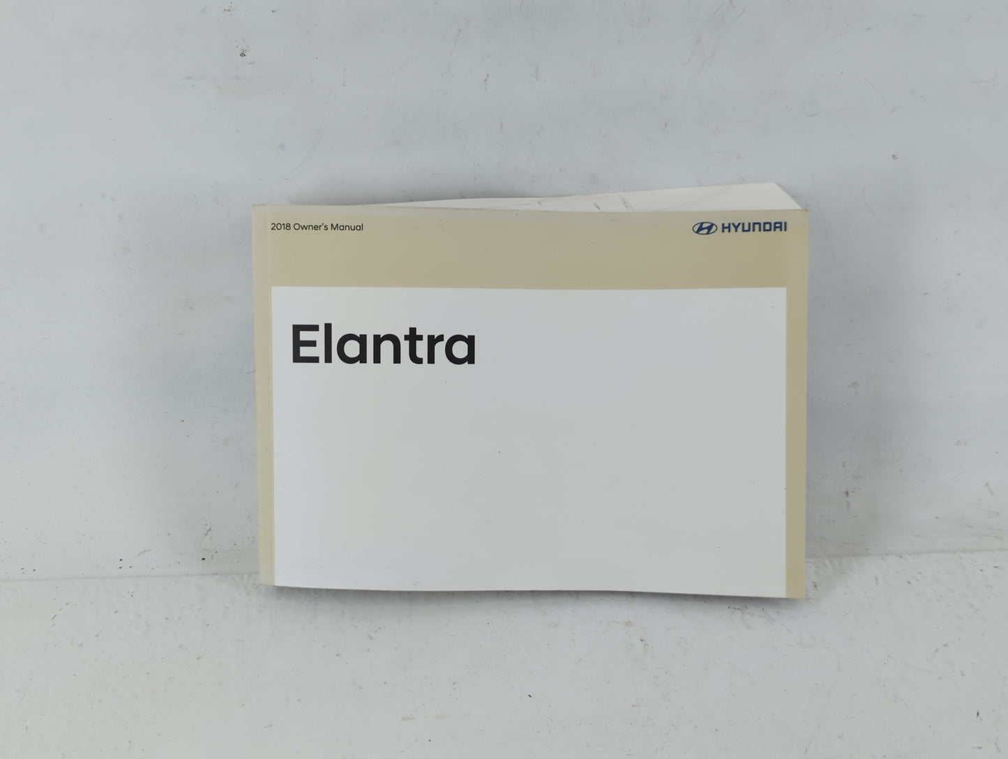 2018 Hyundai Elantra Owners Manual Book Guide P/N:JF3O-EU75B OEM Used Auto Parts - Oemusedautoparts1.com