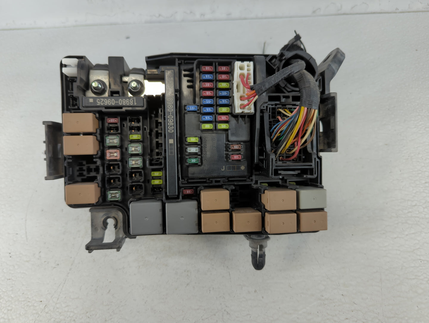 2018 Hyundai Elantra Fusebox Fuse Box Panel Relay Module P/N:91203 F2425A Fits OEM Used Auto Parts - Oemusedautoparts1.com