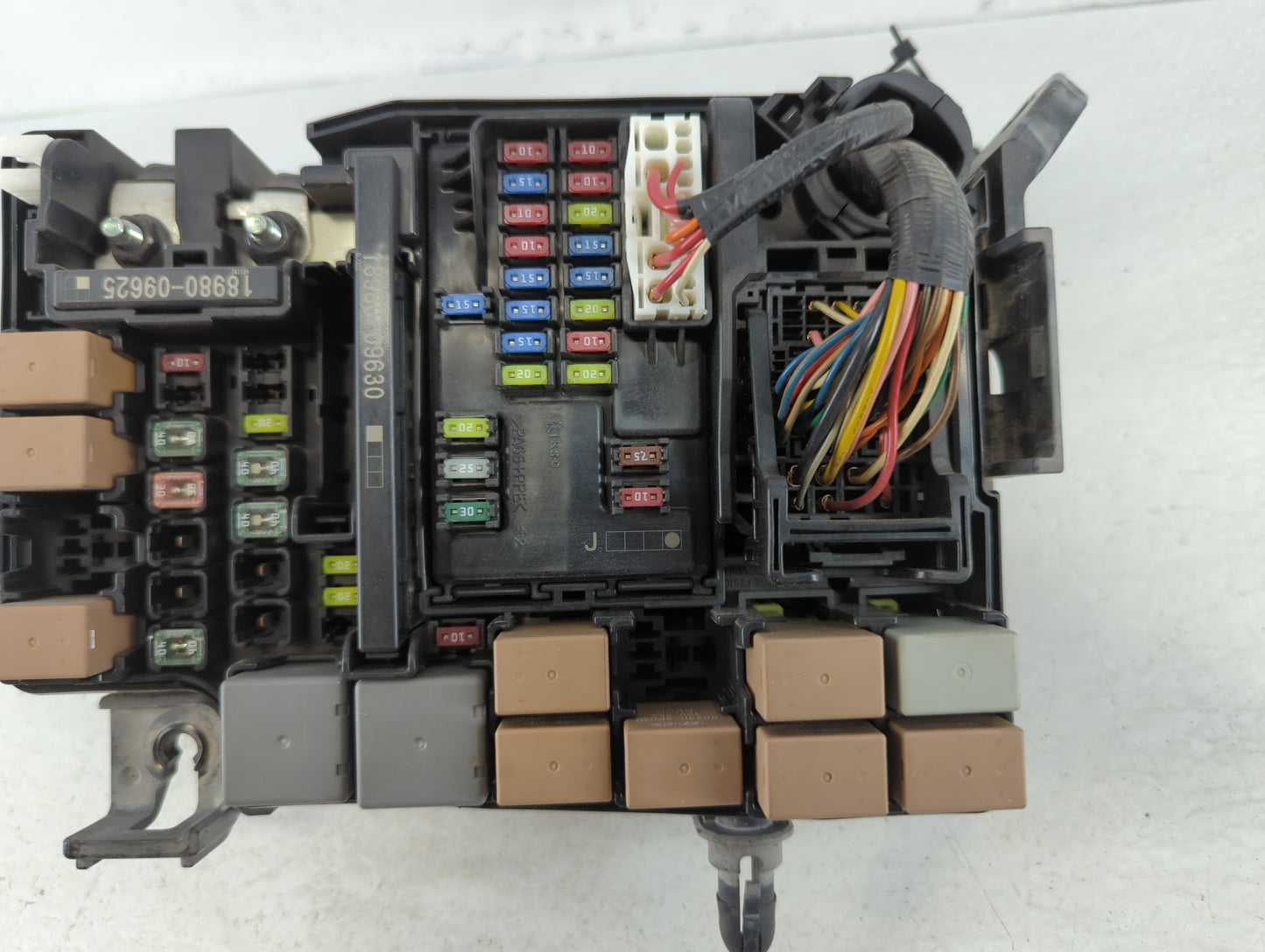 2018 Hyundai Elantra Fusebox Fuse Box Panel Relay Module P/N:91203 F2425A Fits OEM Used Auto Parts - Oemusedautoparts1.com