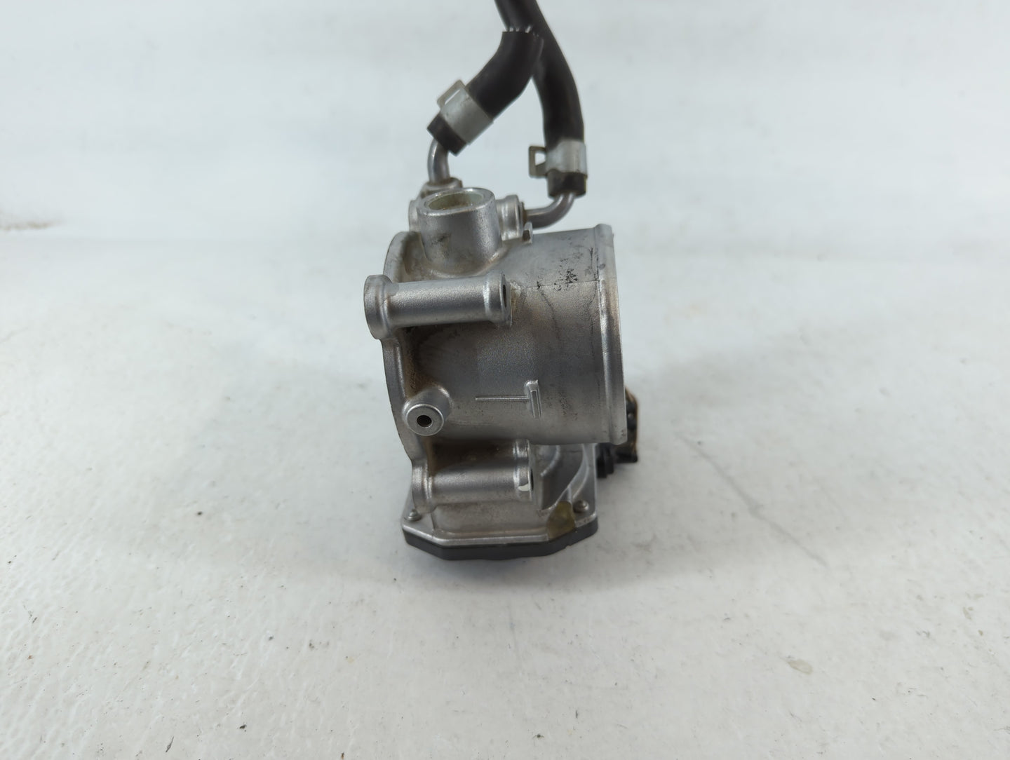 2011-2020 Hyundai Elantra Throttle Body P/N:35100-2E000 Fits Fits 2011 2012 2013 2014 2015 2016 2017 2018 2019 2020 2021 OEM