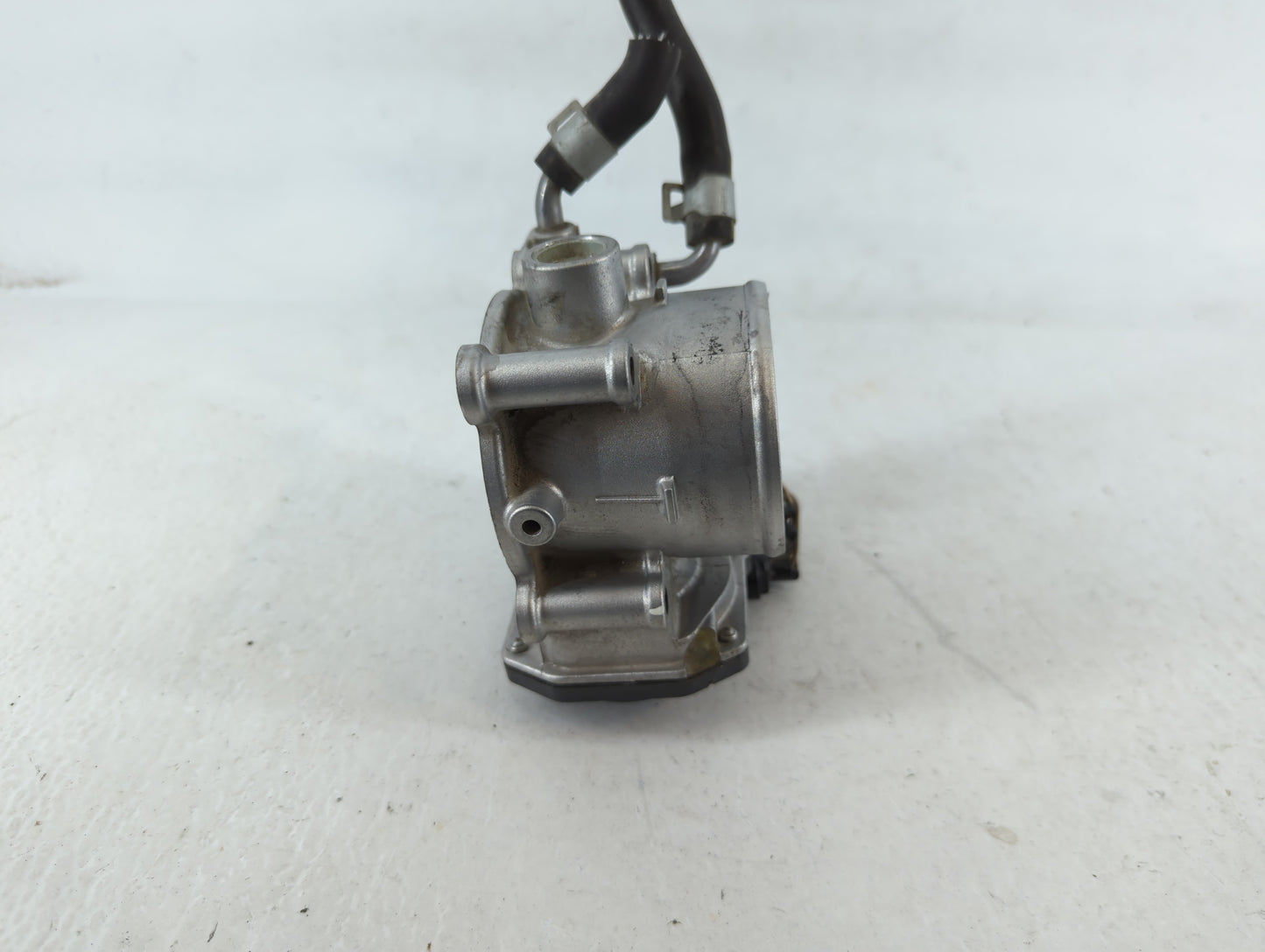 2011-2020 Hyundai Elantra Throttle Body P/N:35100-2E000 Fits Fits 2011 2012 2013 2014 2015 2016 2017 2018 2019 2020 2021 OEM