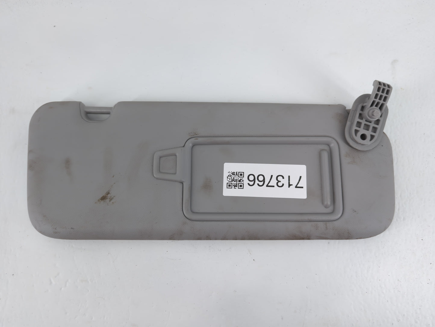 2017-2020 Hyundai Elantra Sun Visor Shade Replacement Passenger Right Mirror Fits Fits 2017 2018 2019 2020 OEM Used Auto Par