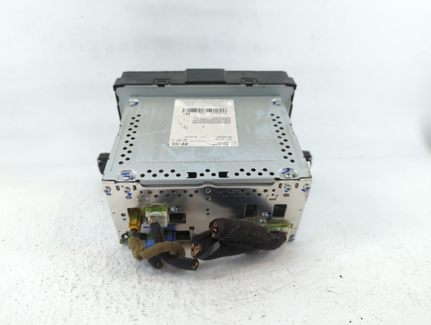 2017-2018 Hyundai Elantra Radio AM FM Cd Player Receiver Replacement P/N:96160-F2130UAT Fits Fits 2017 2018 OEM Used Auto Pa