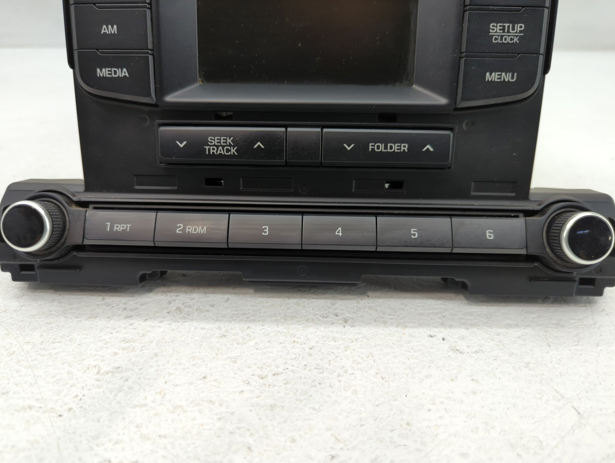 2017-2018 Hyundai Elantra Am Fm Cd Player Radio Receiver 717013 - Oemusedautoparts1.com