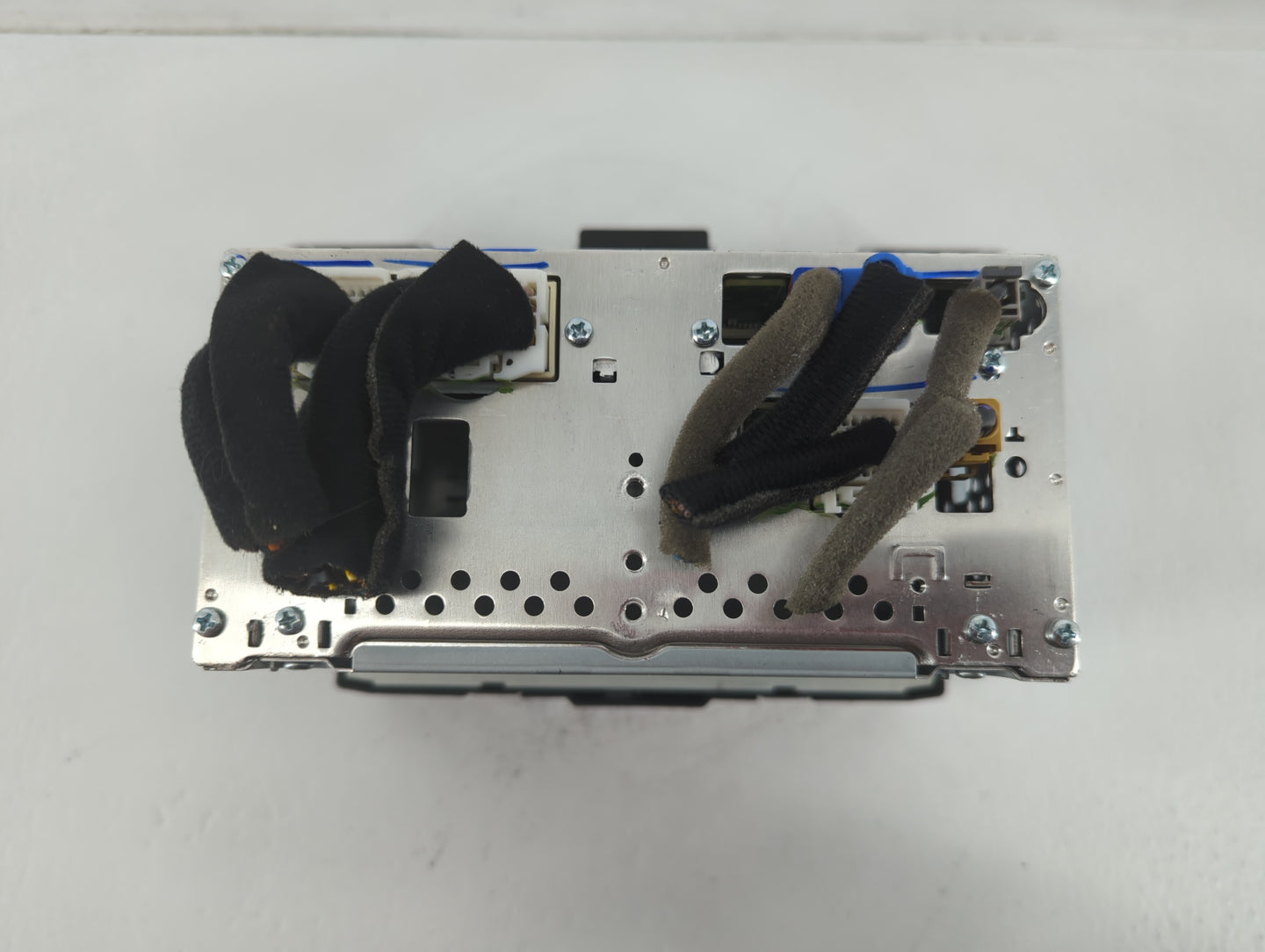 2017-2018 Hyundai Elantra Radio AM FM Cd Player Receiver Replacement P/N:96160-F2101UAT Fits Fits 2017 2018 OEM Used Auto Pa