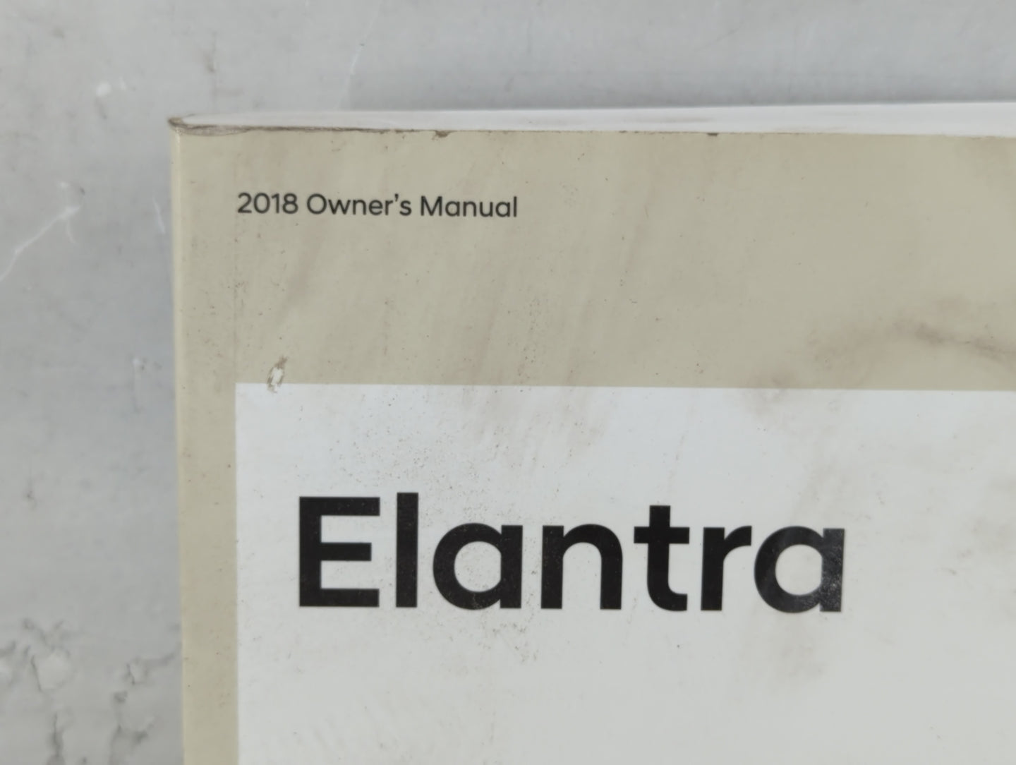 2018 Hyundai Elantra Owners Manual Book Guide P/N:IF2O-EU70F OEM Used Auto Parts - Oemusedautoparts1.com