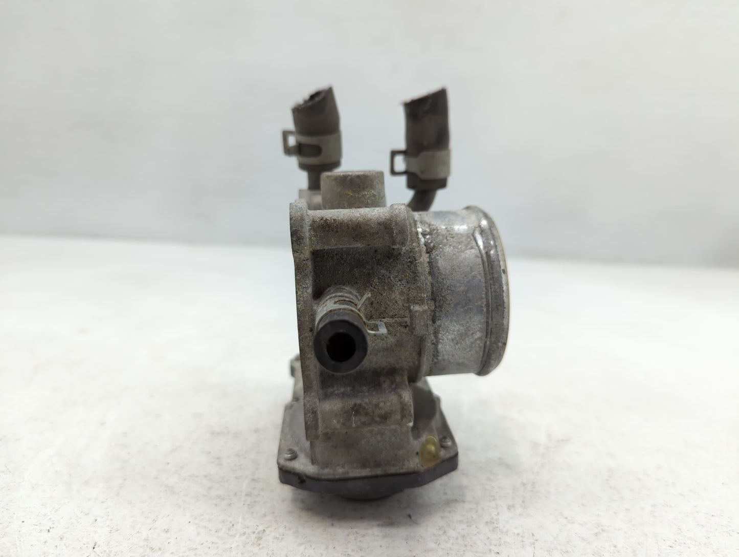 2017-2020 Hyundai Elantra Throttle Body P/N:35100-2B340 Fits Fits 2015 2016 2017 2018 2019 2020 2021 2022 OEM Used Auto Part