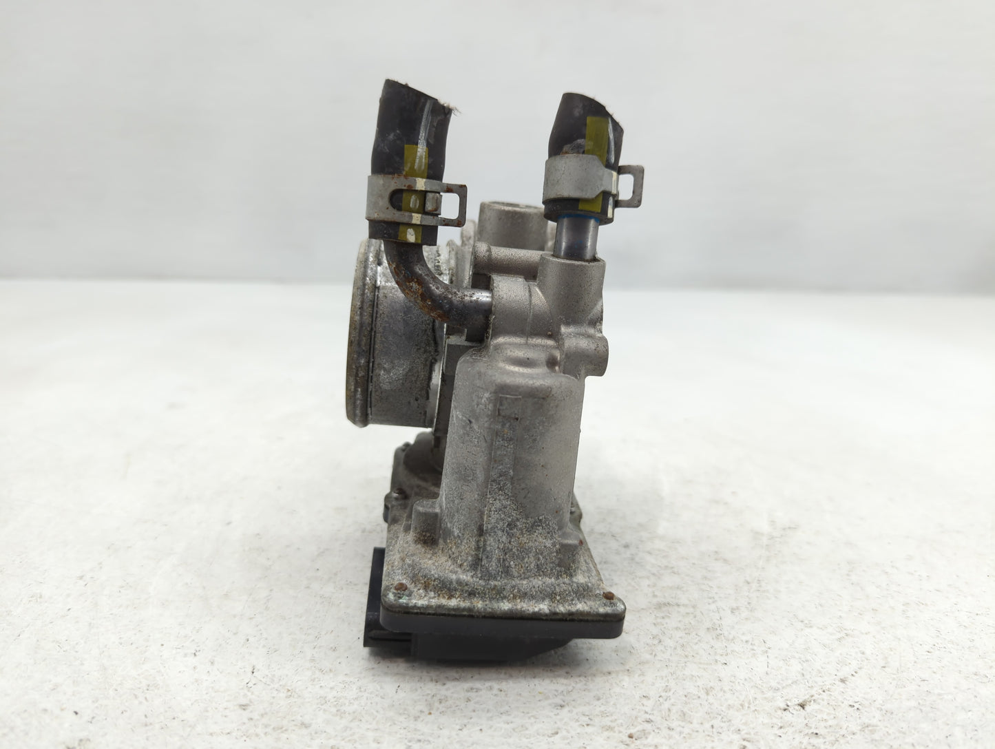 2017-2020 Hyundai Elantra Throttle Body P/N:35100-2B340 Fits Fits 2015 2016 2017 2018 2019 2020 2021 2022 OEM Used Auto Part