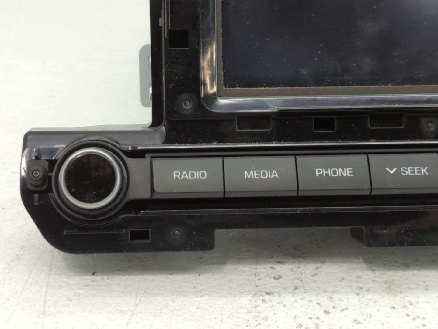 2017-2018 Hyundai Elantra Am Fm Cd Player Radio Receiver - Oemusedautoparts1.com