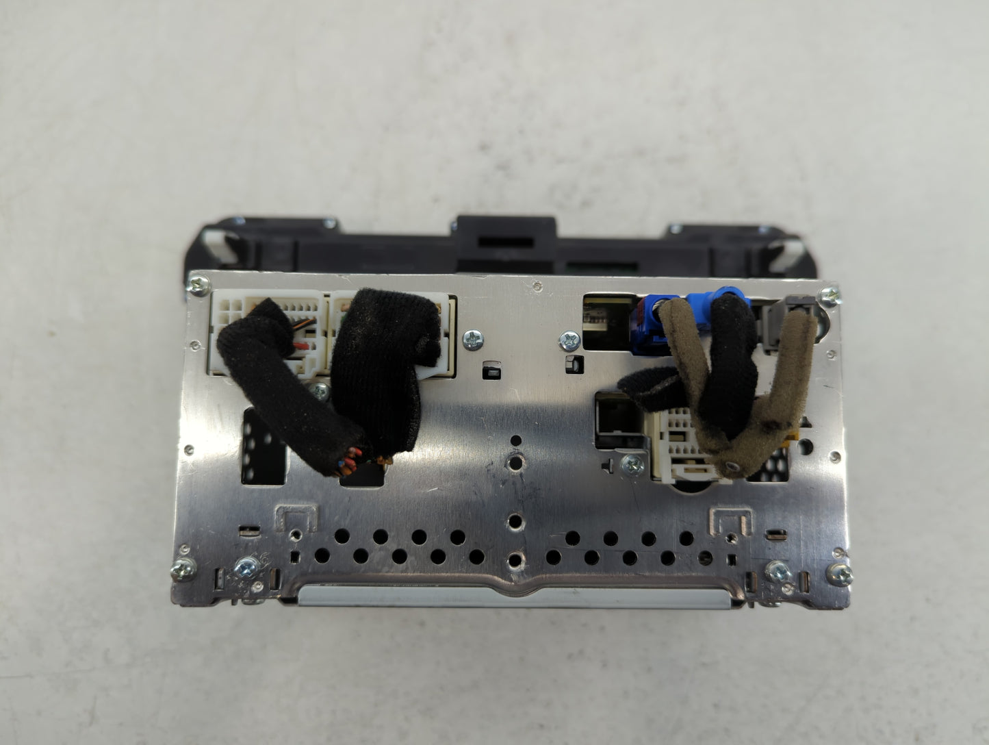 2017-2018 Hyundai Elantra Am Fm Cd Player Radio Receiver - Oemusedautoparts1.com