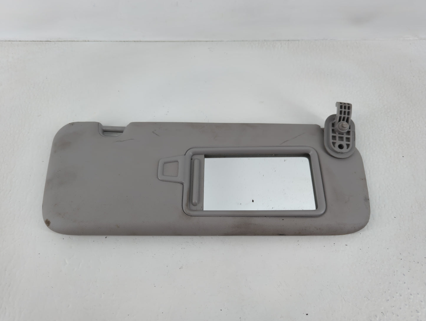 2017-2020 Hyundai Elantra Sun Visor Shade Replacement Passenger Right Mirror Fits Fits 2017 2018 2019 2020 OEM Used Auto Par