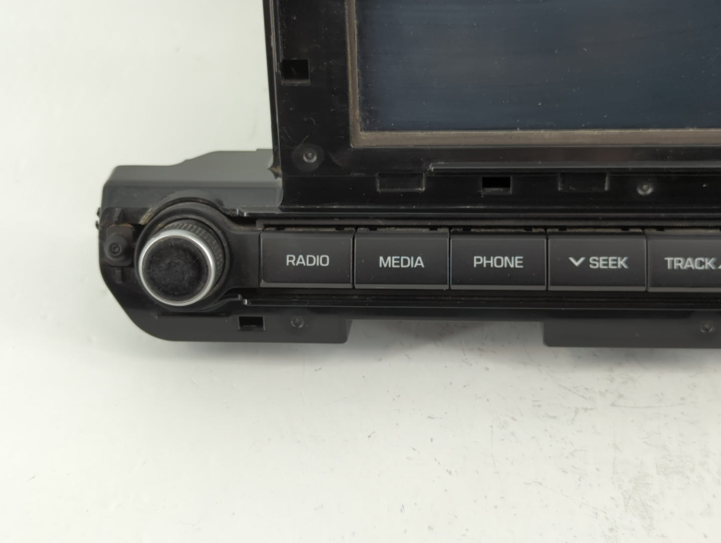 2017-2018 Hyundai Elantra Radio AM FM Cd Player Receiver Replacement P/N:96160-F2101UAT Fits Fits 2017 2018 OEM Used Auto Pa