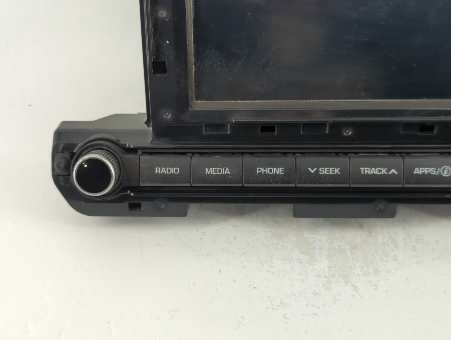 2017-2018 Hyundai Elantra Am Fm Cd Player Radio Receiver - Oemusedautoparts1.com