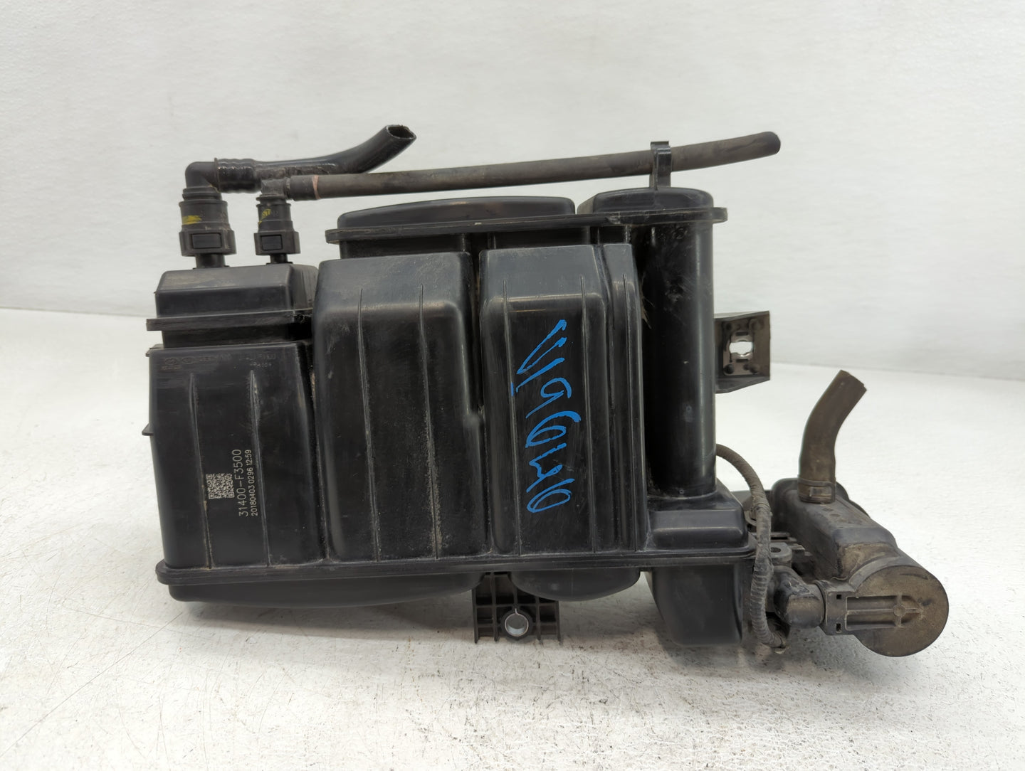 2018 Hyundai Elantra Fuel Vapor Charcoal Canister 748527 - Oemusedautoparts1.com
