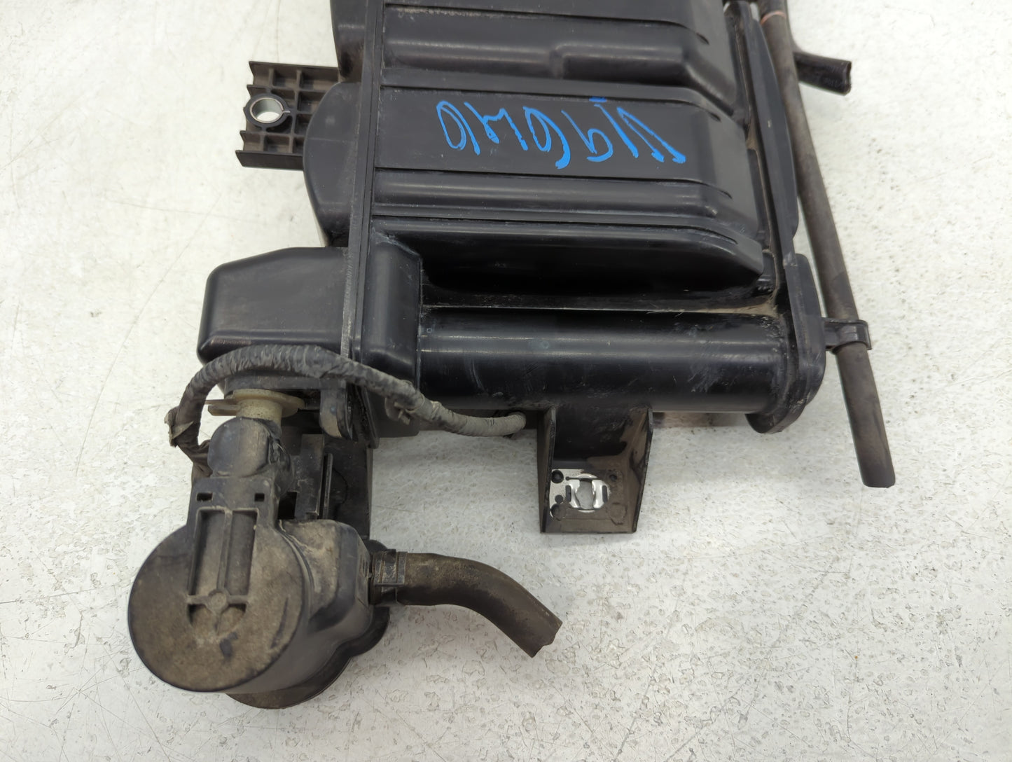 2018 Hyundai Elantra Fuel Vapor Charcoal Canister 748527 - Oemusedautoparts1.com