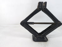 2018 Hyundai Elantra Spare Scissor Car Jack 748747 - Oemusedautoparts1.com