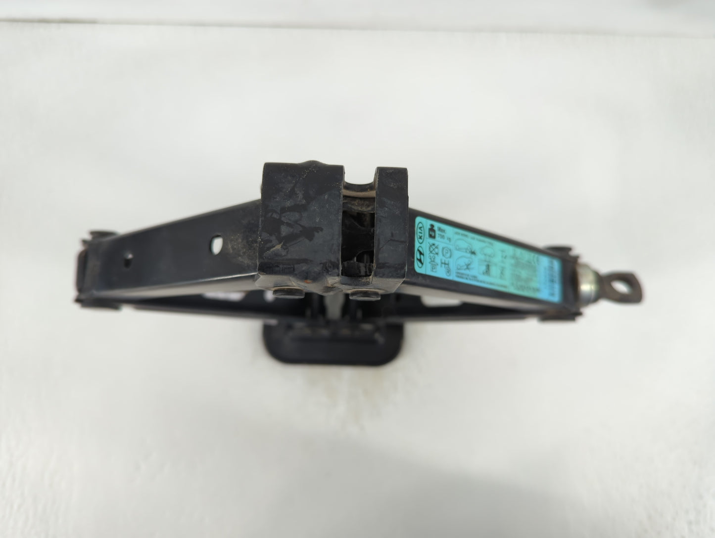 2018 Hyundai Elantra Spare Scissor Car Jack 748747 - Oemusedautoparts1.com