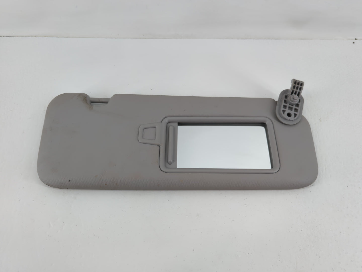 2017-2020 Hyundai Elantra Sun Visor Shade Replacement Passenger Right Mirror Fits Fits 2017 2018 2019 2020 OEM Used Auto Par