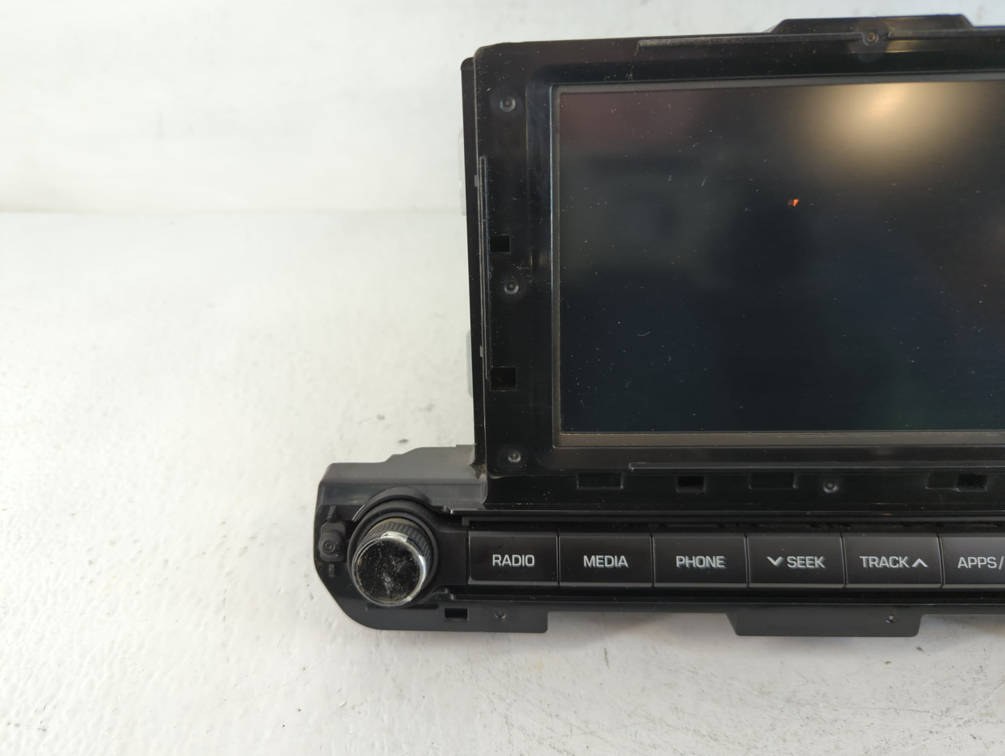 2017-2018 Hyundai Elantra Am Fm Cd Player Radio Receiver - Oemusedautoparts1.com