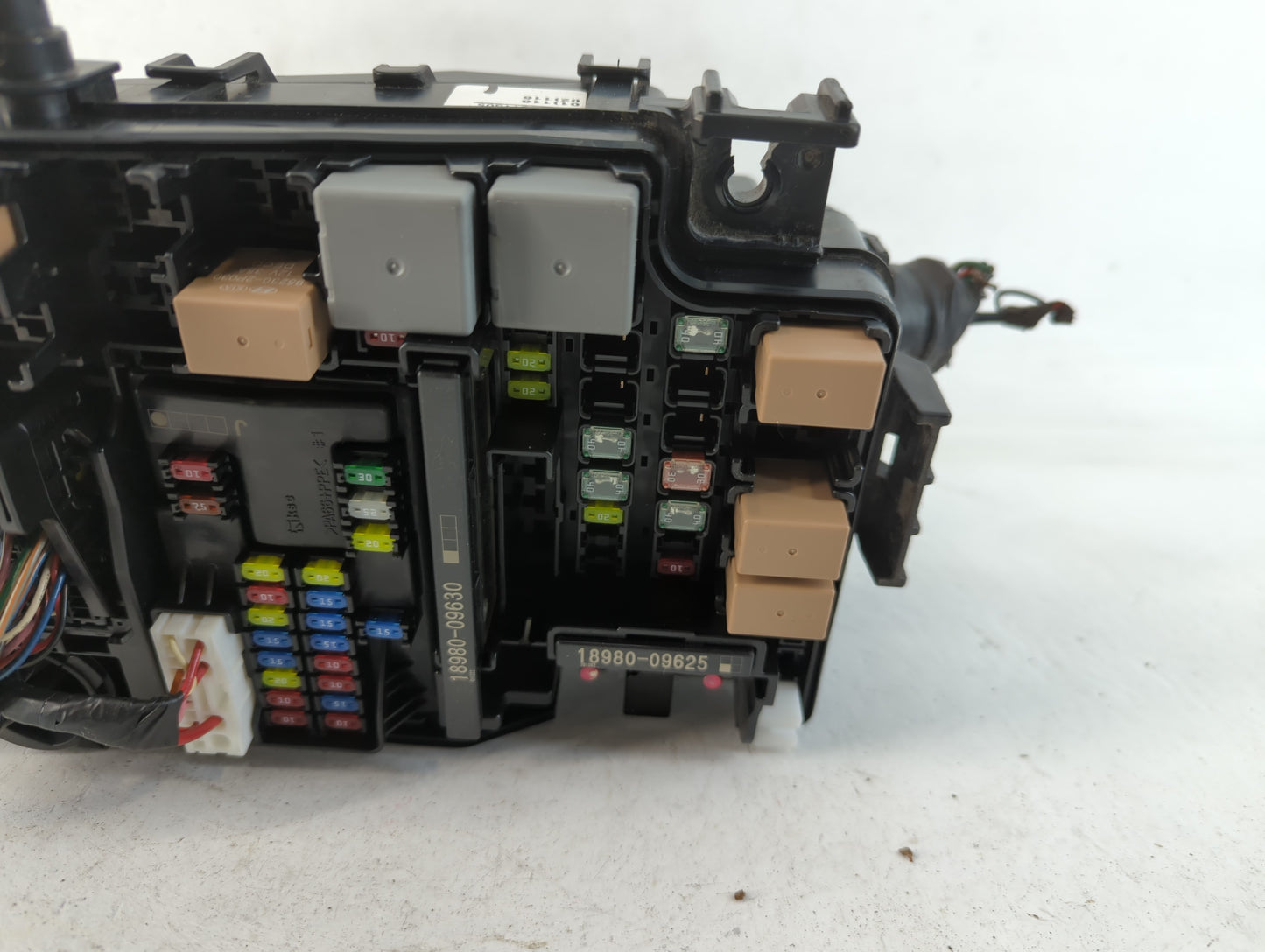 2018 Hyundai Elantra Fusebox Fuse Box Panel Relay Module P/N:91203 F2485C Fits OEM Used Auto Parts - Oemusedautoparts1.com