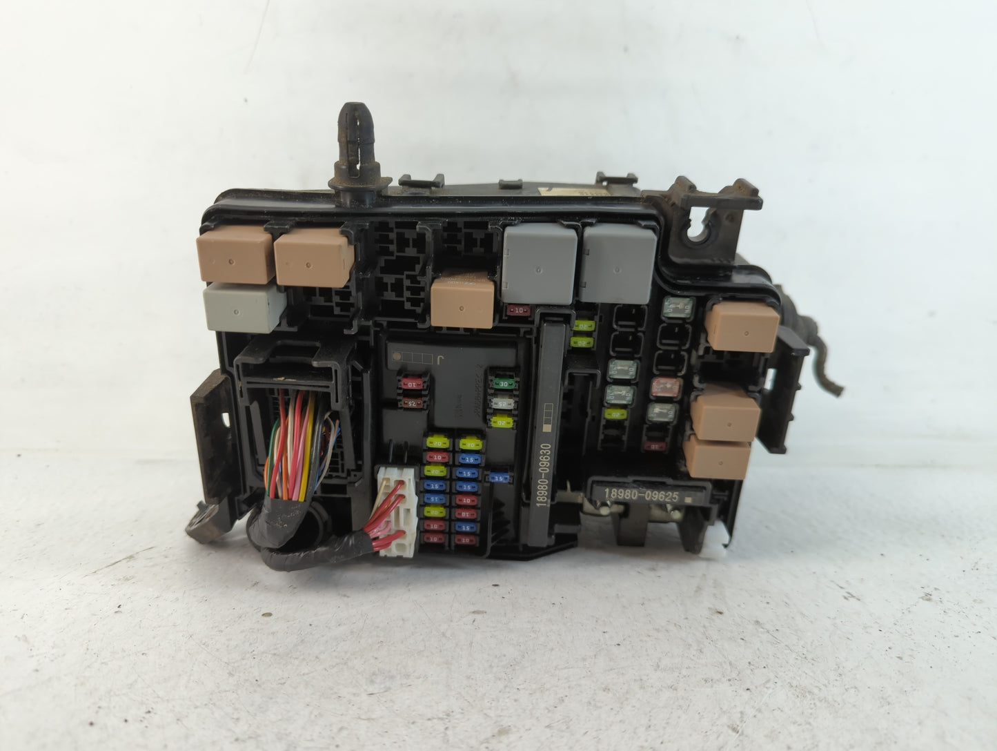 2018 Hyundai Elantra Fusebox Fuse Box Panel Relay Module P/N:91203 F2485C Fits OEM Used Auto Parts - Oemusedautoparts1.com