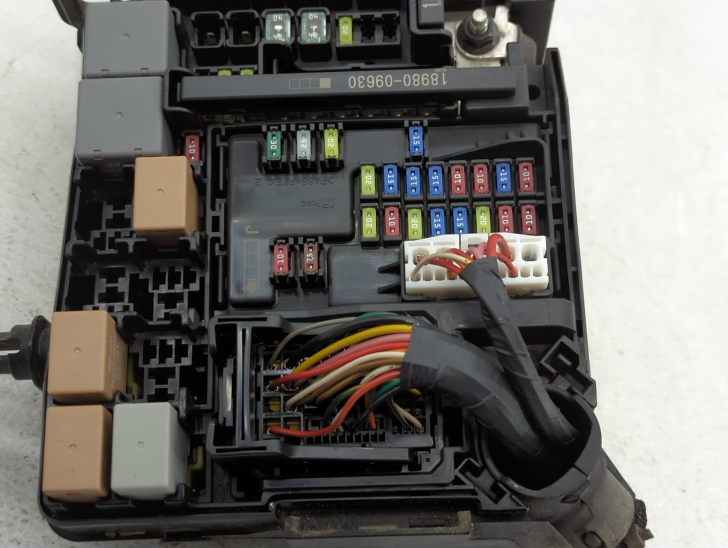 2018 Hyundai Elantra Fusebox Fuse Box Panel Relay Module P/N:91203 F2485A Fits OEM Used Auto Parts - Oemusedautoparts1.com