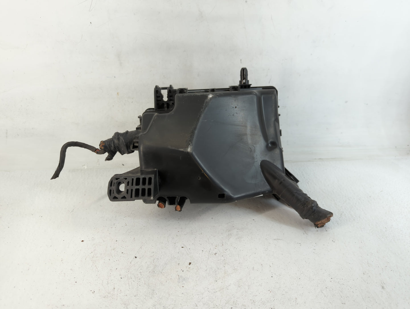 2018 Hyundai Elantra Fusebox Fuse Box Panel Relay Module P/N:91203 F2475C Fits OEM Used Auto Parts - Oemusedautoparts1.com