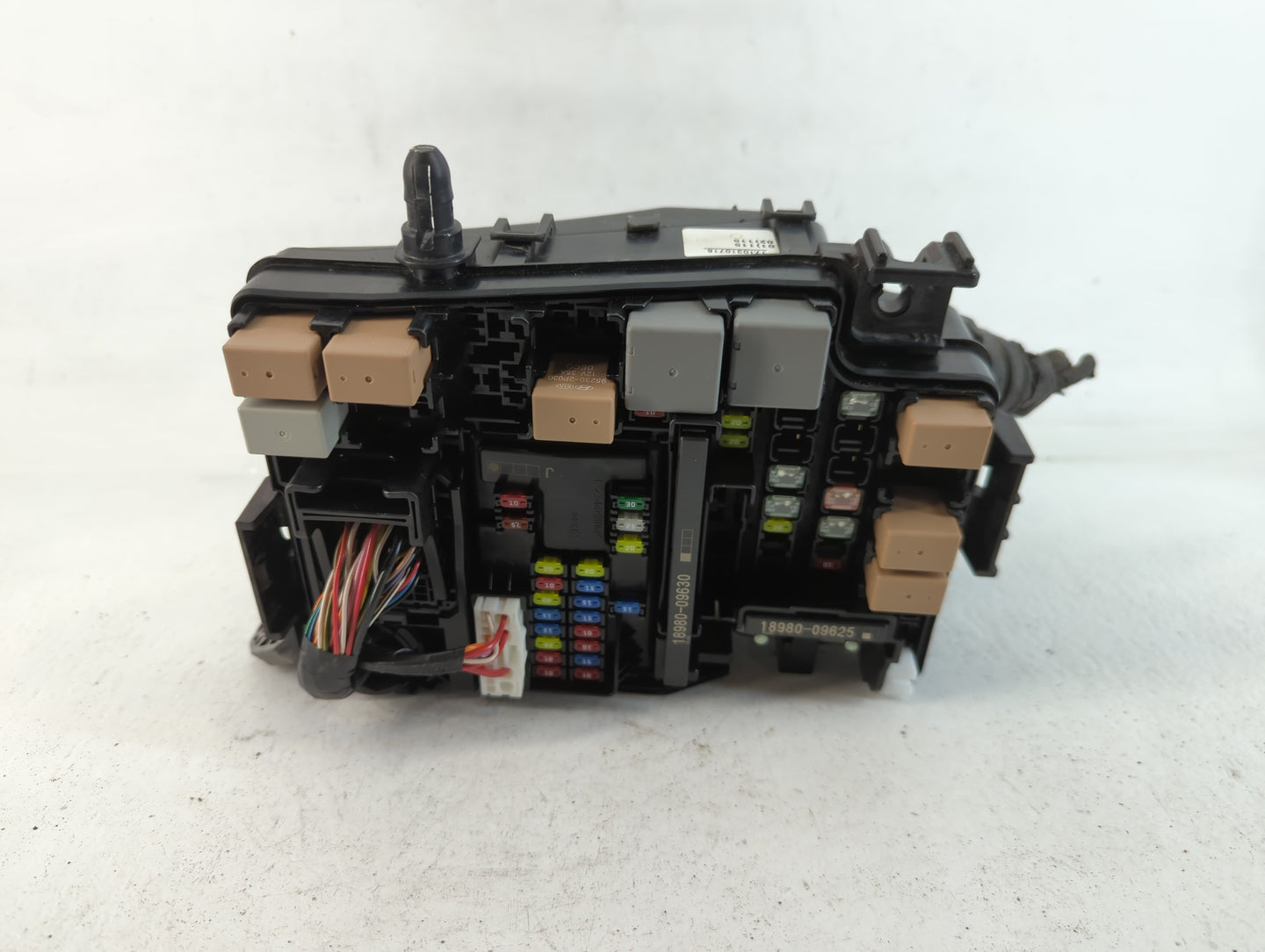 2018 Hyundai Elantra Fusebox Fuse Box Panel Relay Module P/N:91203 F2485C Fits OEM Used Auto Parts - Oemusedautoparts1.com