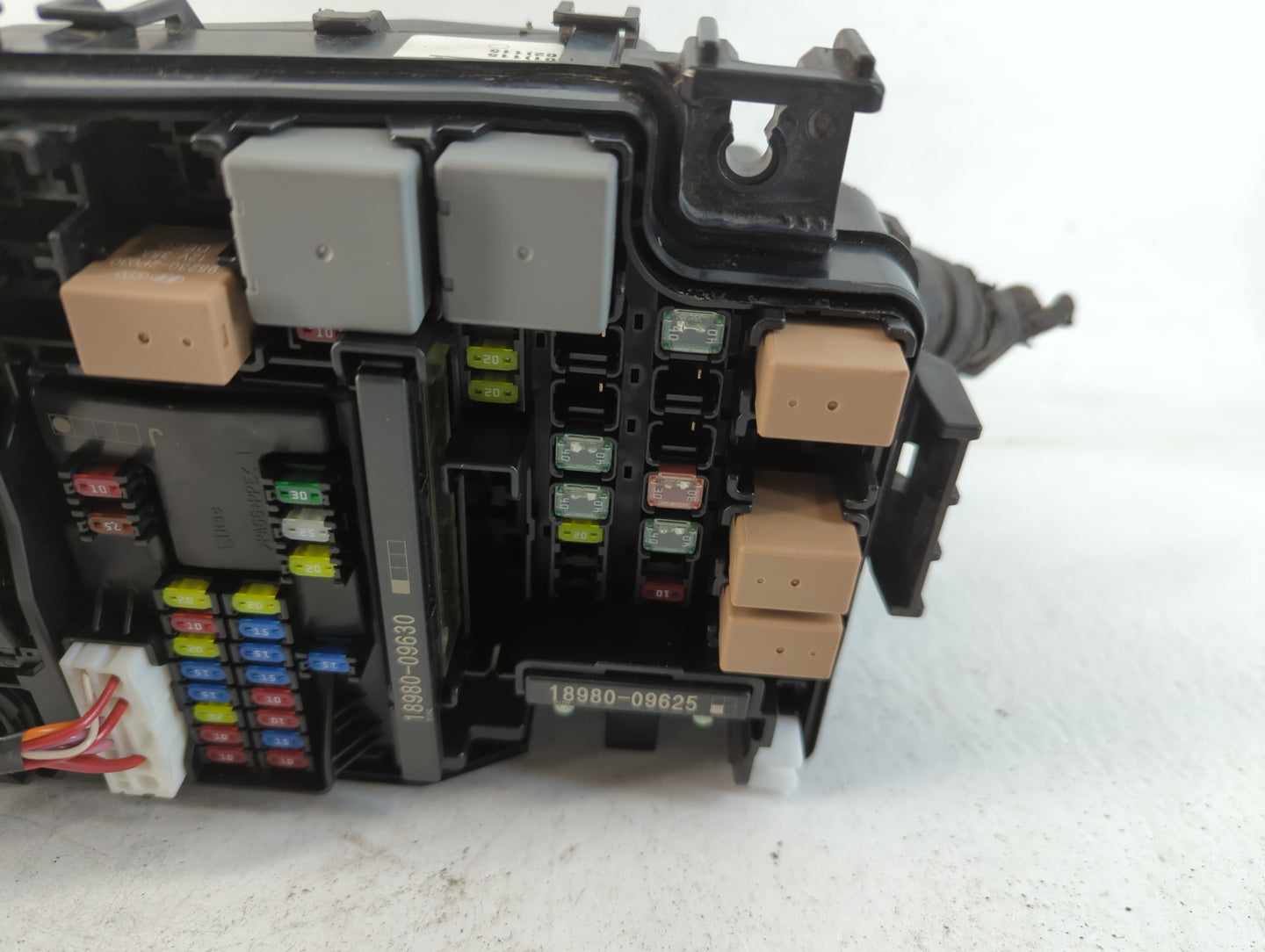 2018 Hyundai Elantra Fusebox Fuse Box Panel Relay Module P/N:91203 F2485C Fits OEM Used Auto Parts - Oemusedautoparts1.com