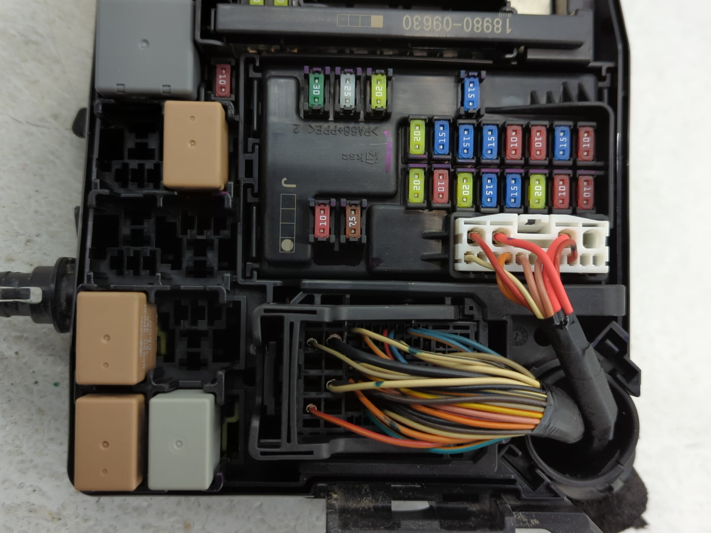 2018 Hyundai Elantra Fusebox Fuse Box Panel Relay Module P/N:VS91200F3525AB Fits OEM Used Auto Parts - Oemusedautoparts1.com