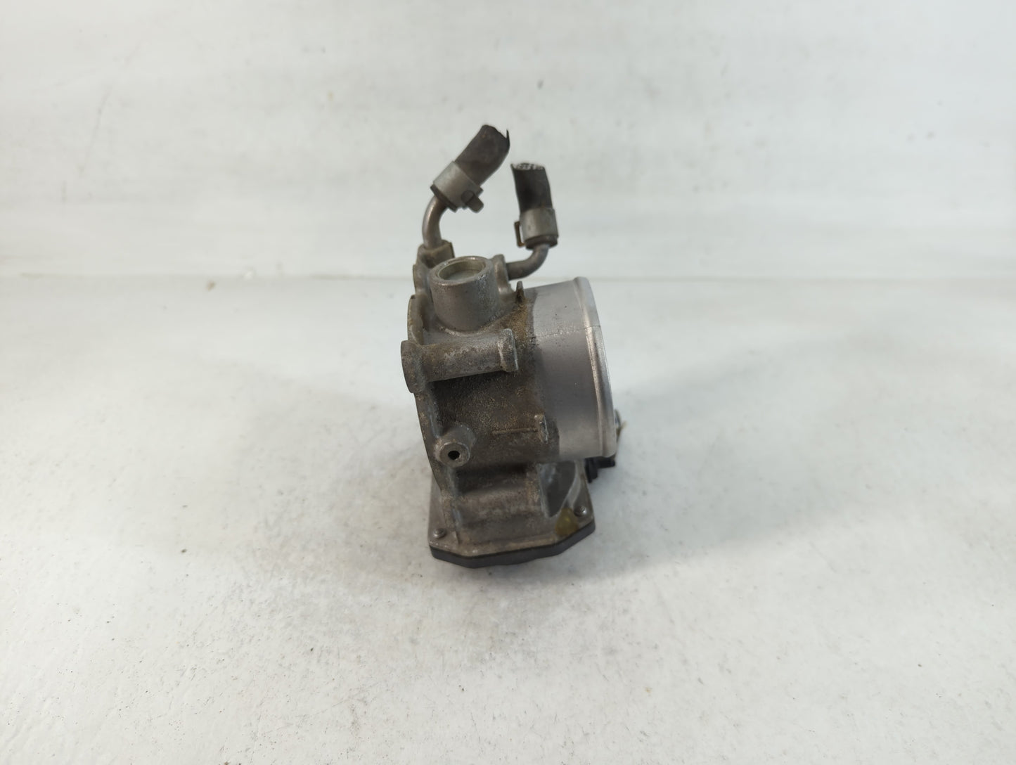 2011-2020 Hyundai Elantra Throttle Body P/N:35100-2E000 Fits Fits 2011 2012 2013 2014 2015 2016 2017 2018 2019 2020 2021 OEM