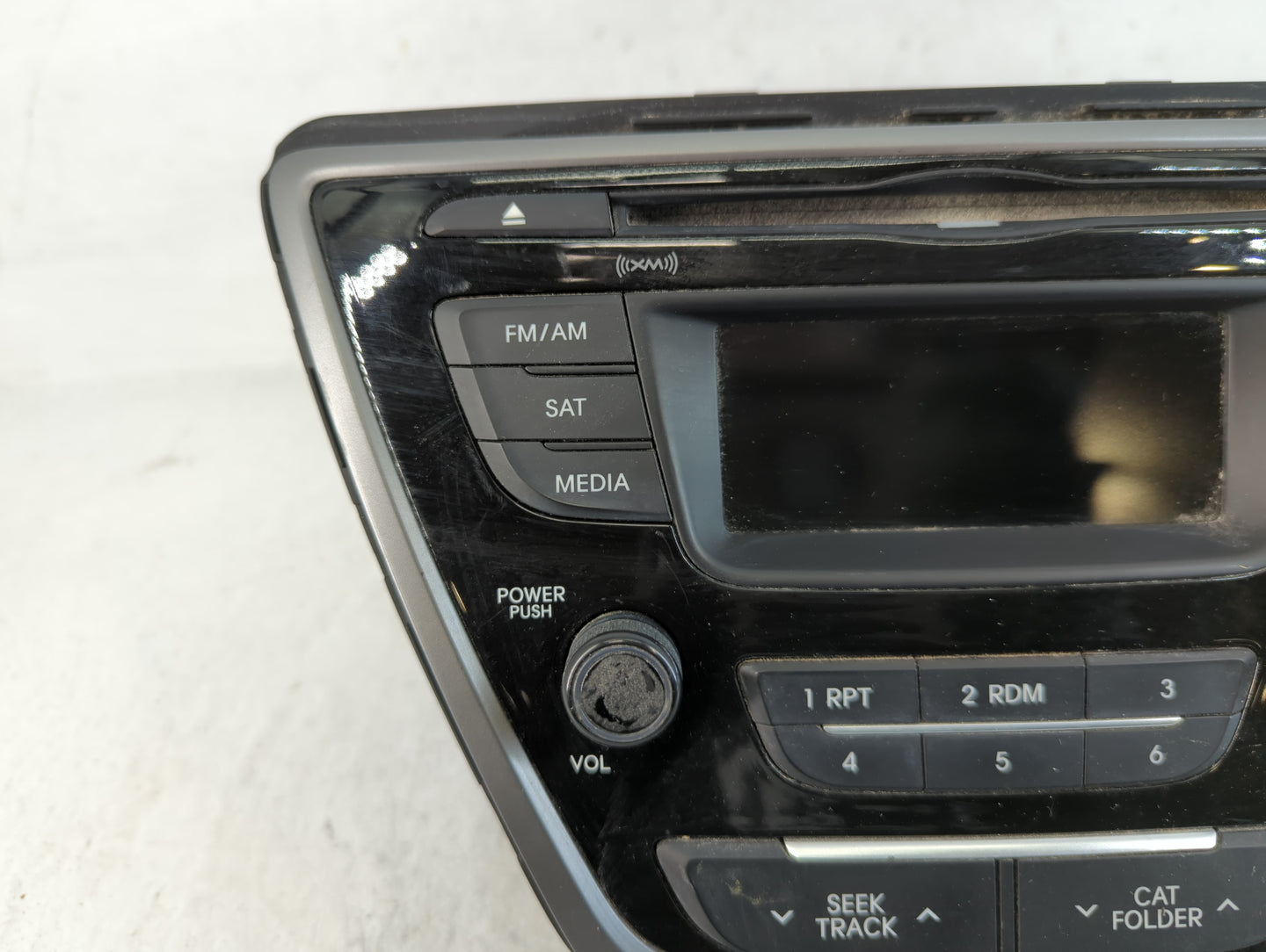 2017-2018 Hyundai Elantra Am Fm Cd Player Radio Receiver - Oemusedautoparts1.com
