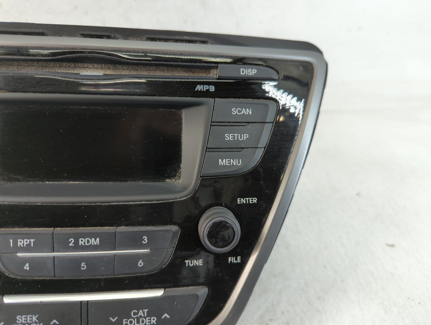 2017-2018 Hyundai Elantra Am Fm Cd Player Radio Receiver - Oemusedautoparts1.com