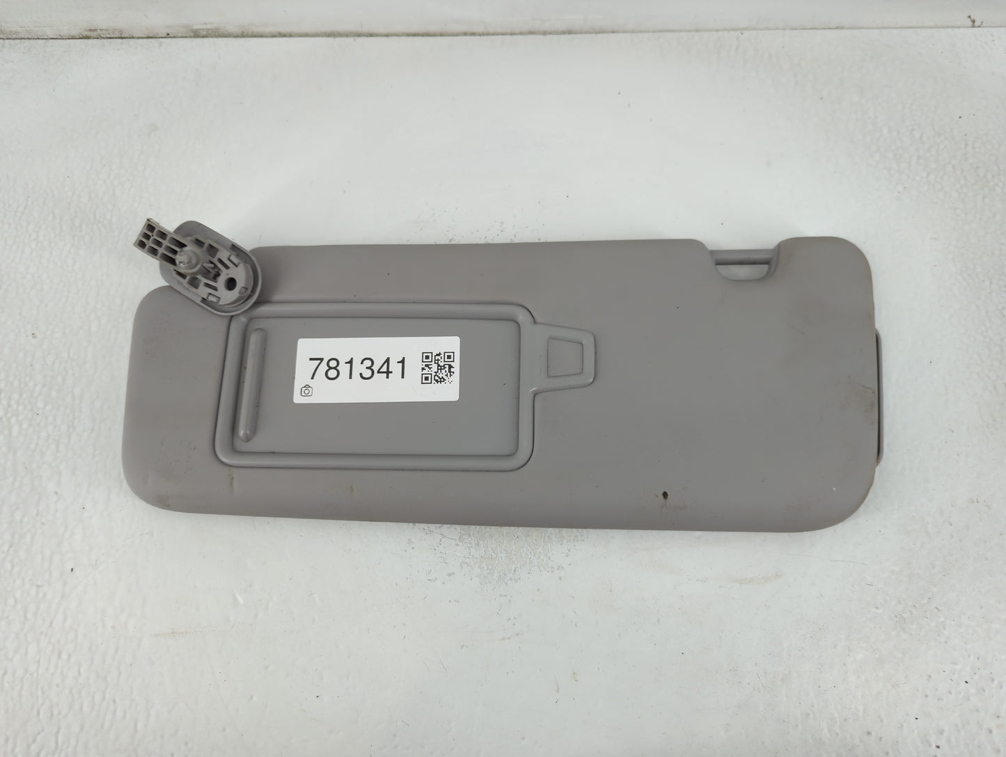 2017-2020 Hyundai Elantra Sun Visor Shade Replacement Driver Left Mirror Fits Fits 2017 2018 2019 2020 OEM Used Auto Parts -