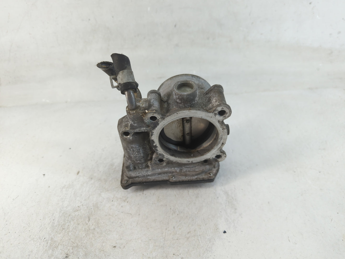 2011-2020 Hyundai Elantra Throttle Body P/N:35100-2E000 Fits Fits 2011 2012 2013 2014 2015 2016 2017 2018 2019 2020 2021 OEM