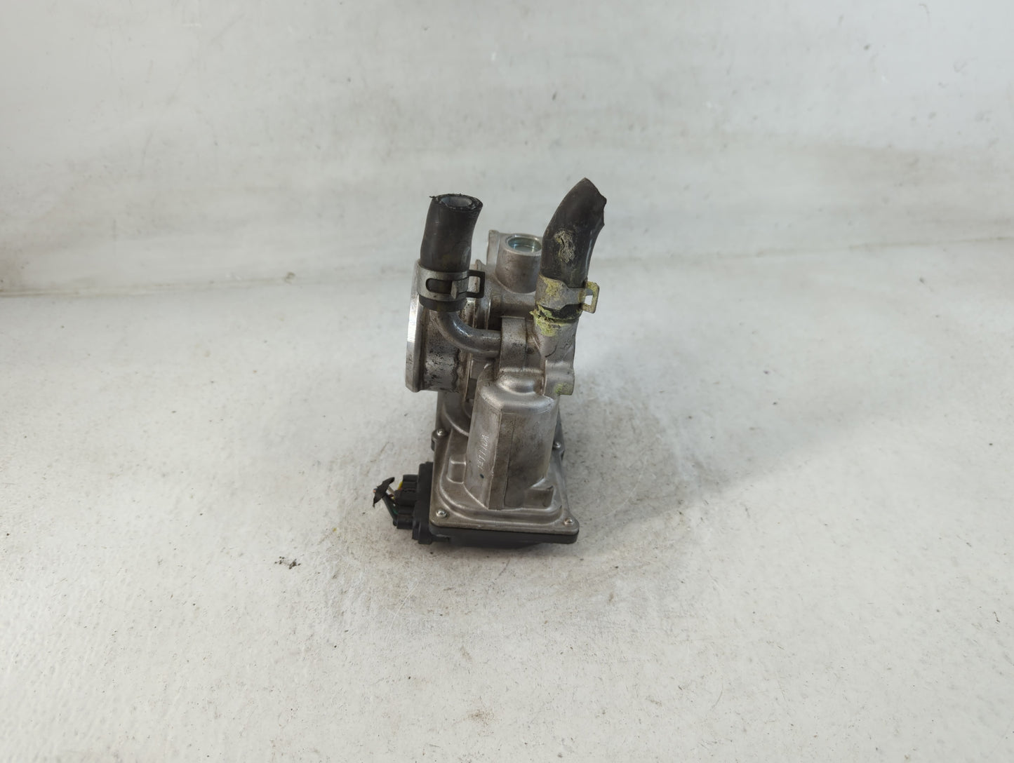 2017-2020 Hyundai Elantra Throttle Body P/N:35100-2B340 Fits Fits 2017 2018 2019 2020 OEM Used Auto Parts - Oemusedautoparts