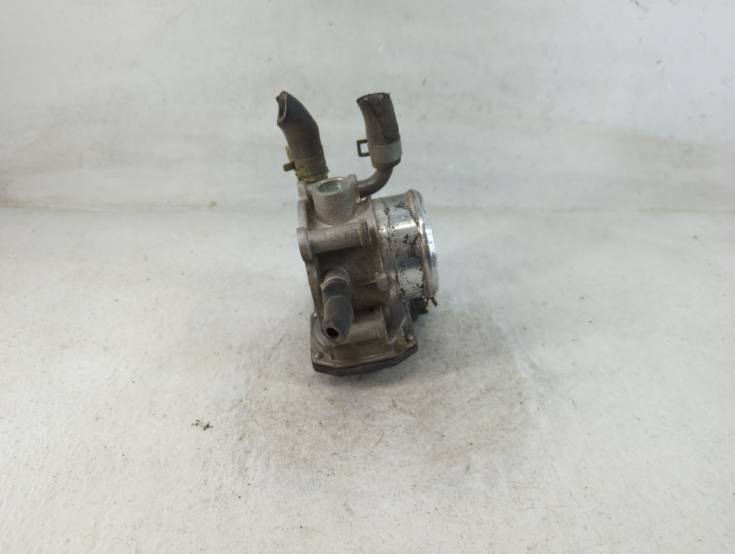 2017-2020 Hyundai Elantra Throttle Body P/N:35100-2B340 Fits Fits 2017 2018 2019 2020 OEM Used Auto Parts - Oemusedautoparts