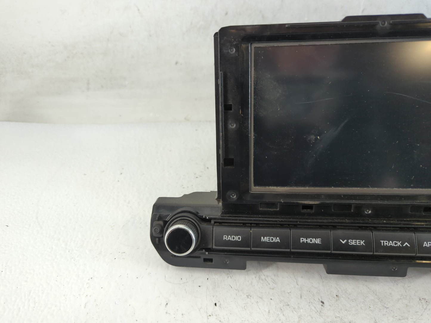 2017-2018 Hyundai Elantra Radio AM FM Cd Player Receiver Replacement P/N:96160-F2101UAT Fits Fits 2017 2018 OEM Used Auto Pa