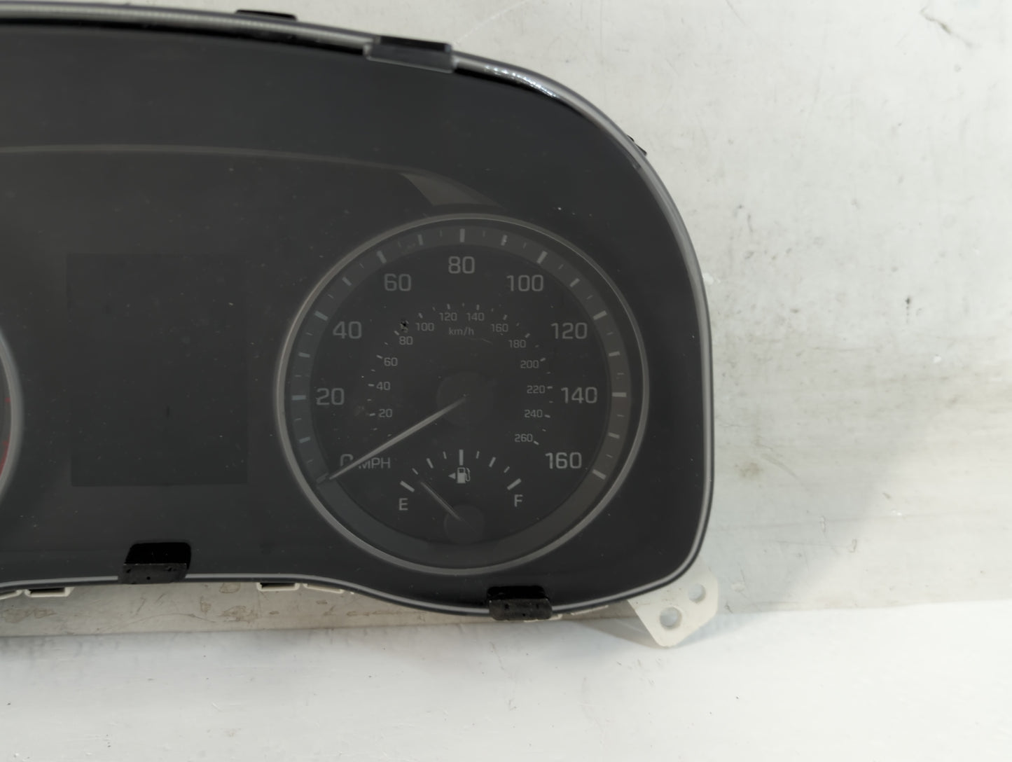2017-2018 Hyundai Elantra Instrument Cluster Speedometer Gauges P/N:TN157590-15201H 94011-F3012 Fits Fits 2017 2018 OEM Used