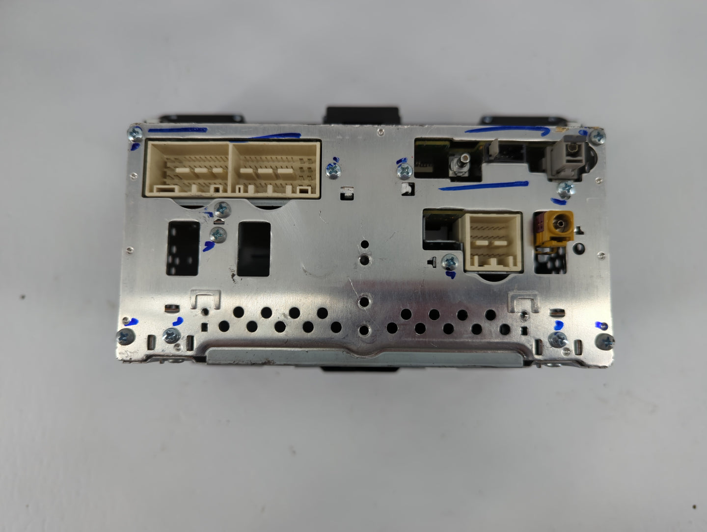 2017-2018 Hyundai Elantra Radio AM FM Cd Player Receiver Replacement P/N:96160-F2101UAT Fits Fits 2017 2018 OEM Used Auto Pa