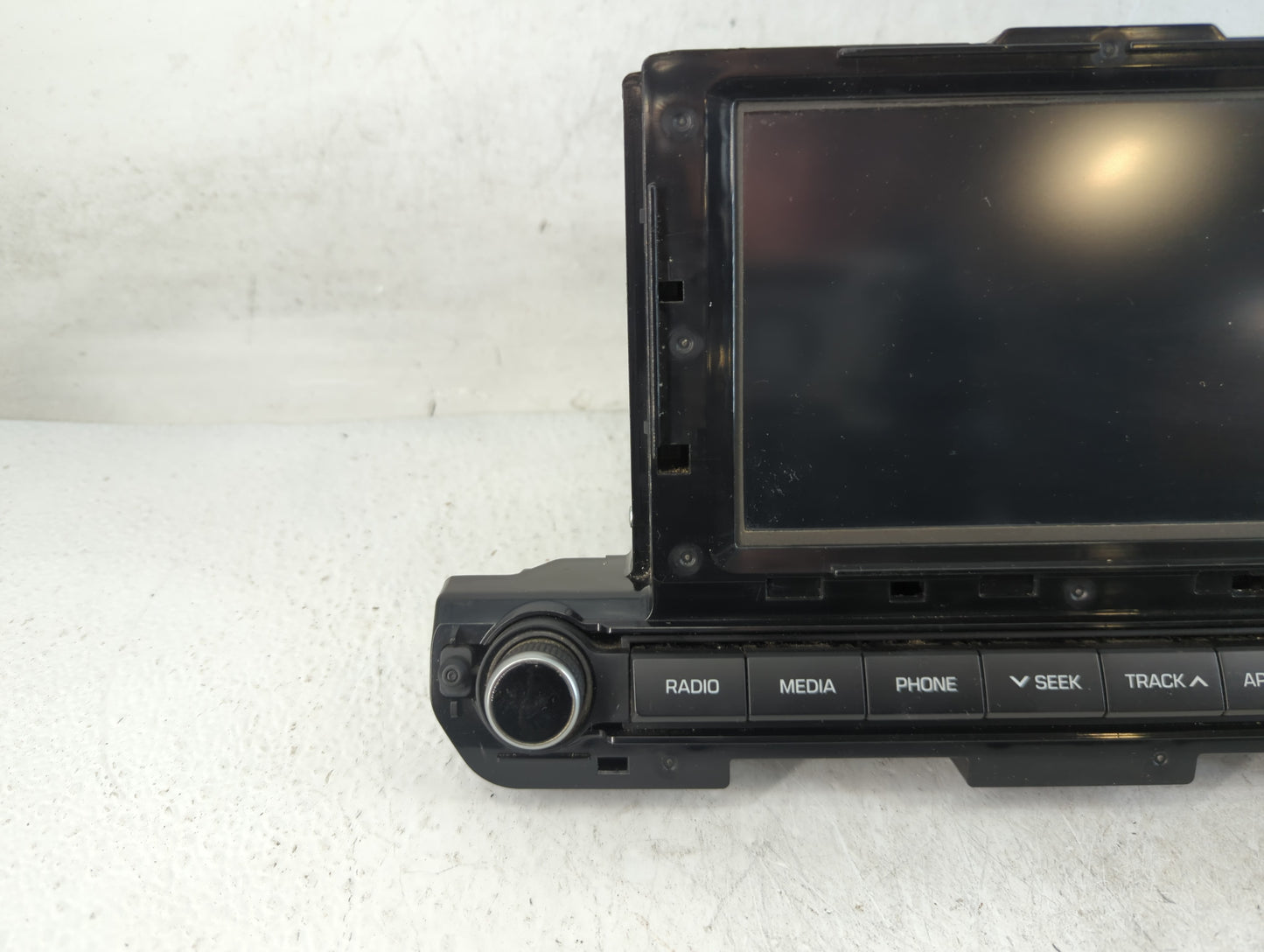 2017-2018 Hyundai Elantra Radio AM FM Cd Player Receiver Replacement P/N:96160-F2101UAT Fits Fits 2017 2018 OEM Used Auto Pa