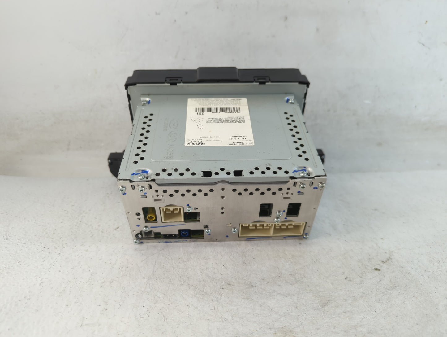 2017-2018 Hyundai Elantra Radio AM FM Cd Player Receiver Replacement P/N:96160-F2101UAT Fits Fits 2017 2018 OEM Used Auto Pa